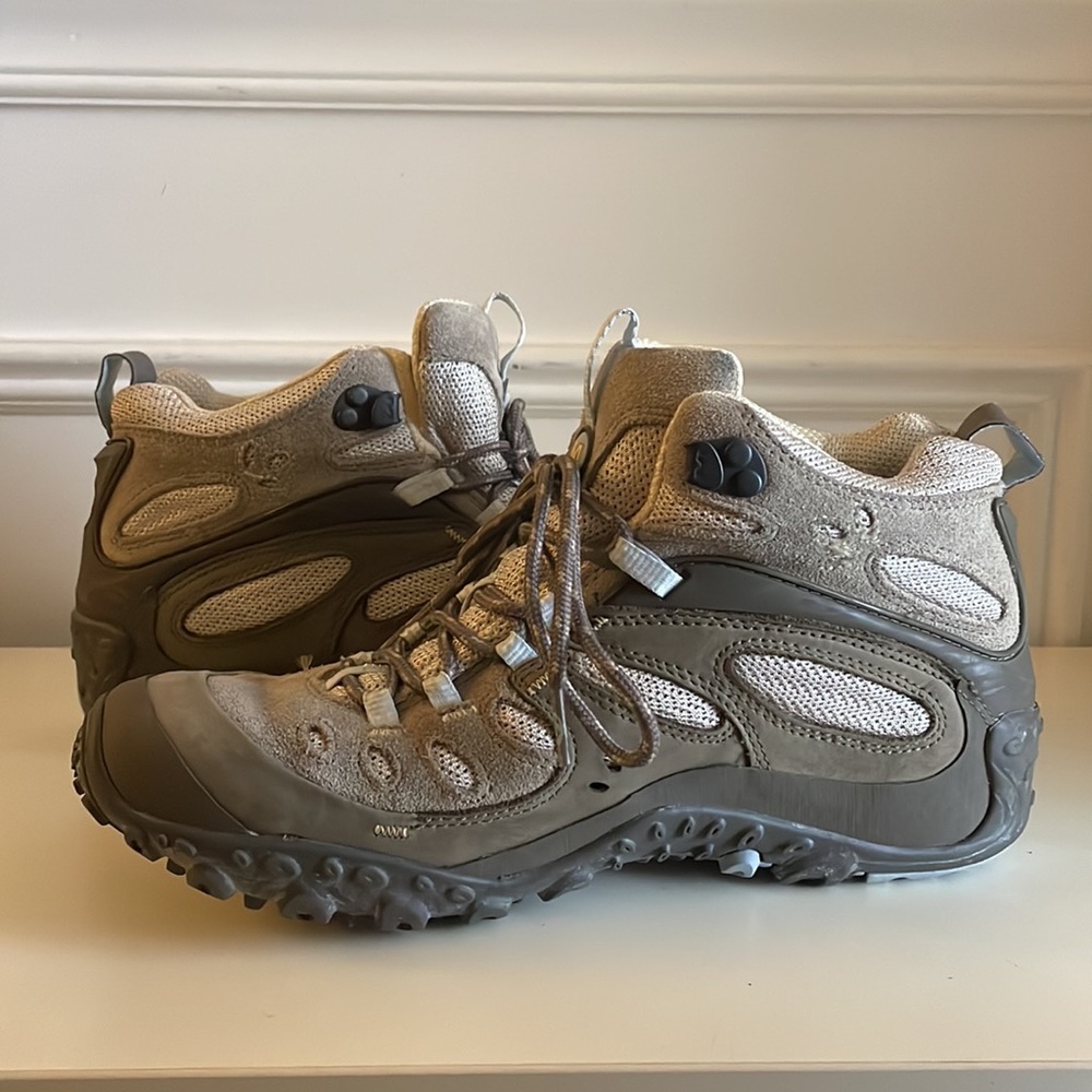 Merrill Chameleon Arc Mid Ventilator Tan